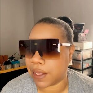 Chic Oversized Gradient Sunglasses